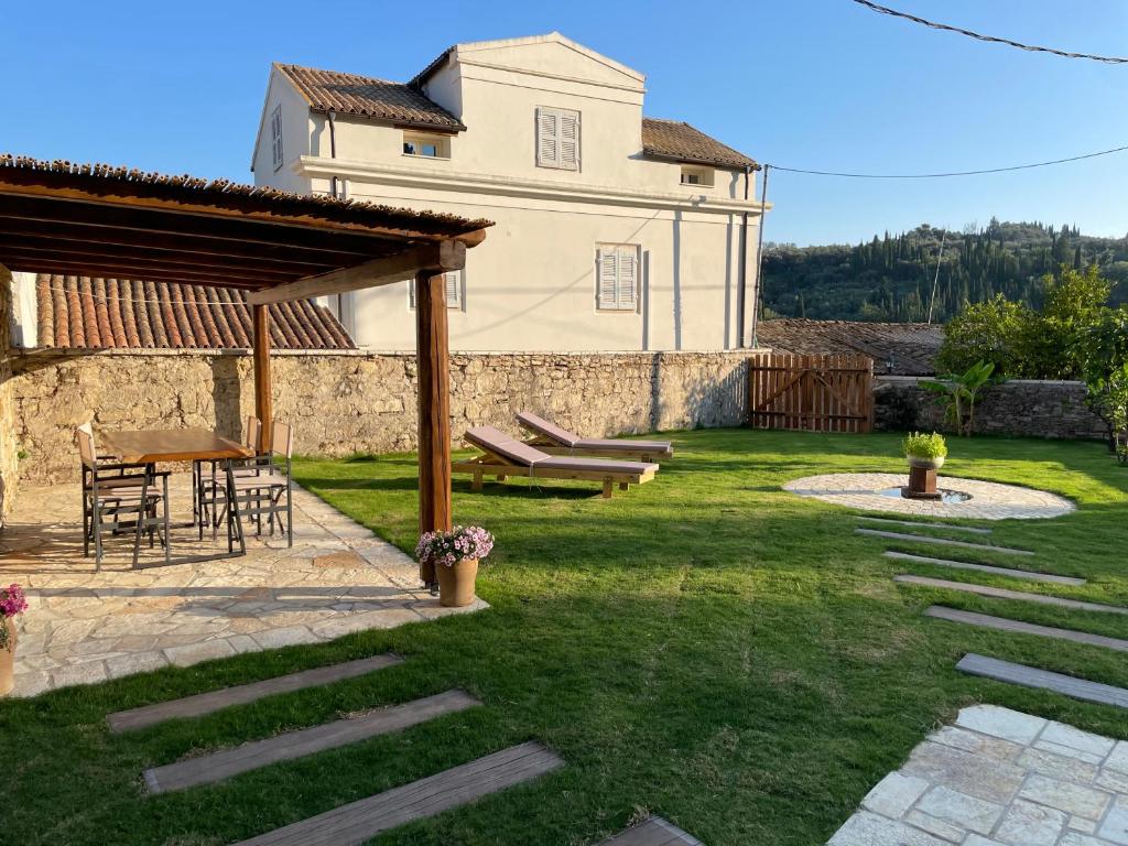 Zahrada ubytování Goninos Jacuzzi Suite