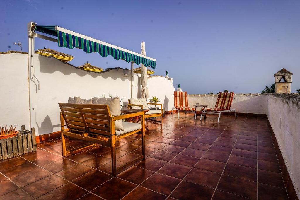 Balkón alebo terasa v ubytovaní Newly Remodeled Townhouse Beach Walking Distance