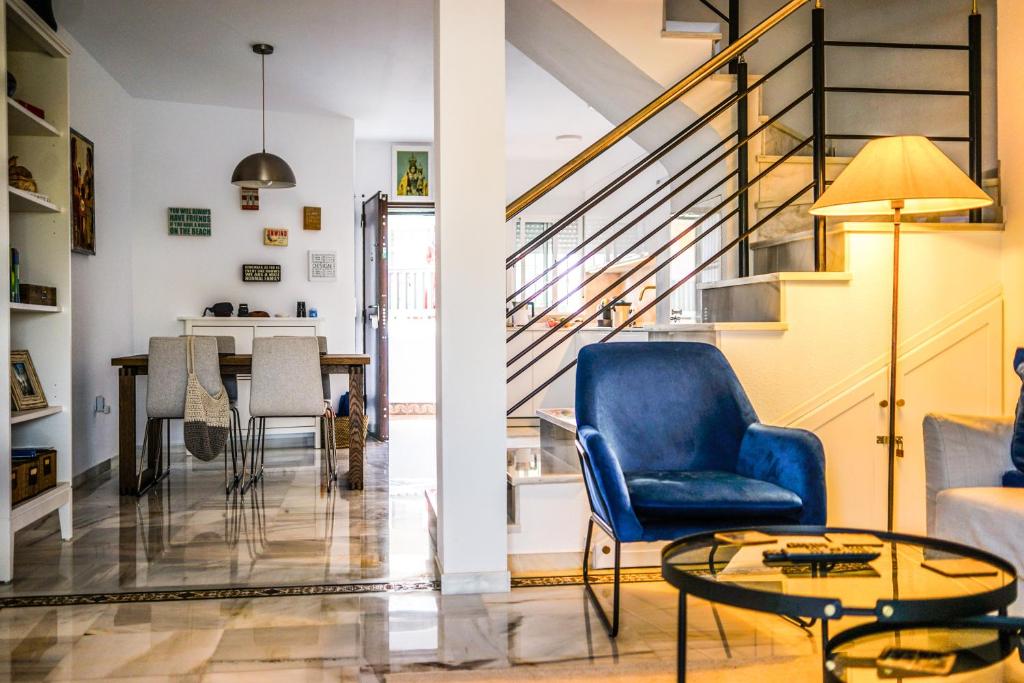 Posedenie v ubytovaní Newly Remodeled Townhouse Beach Walking Distance