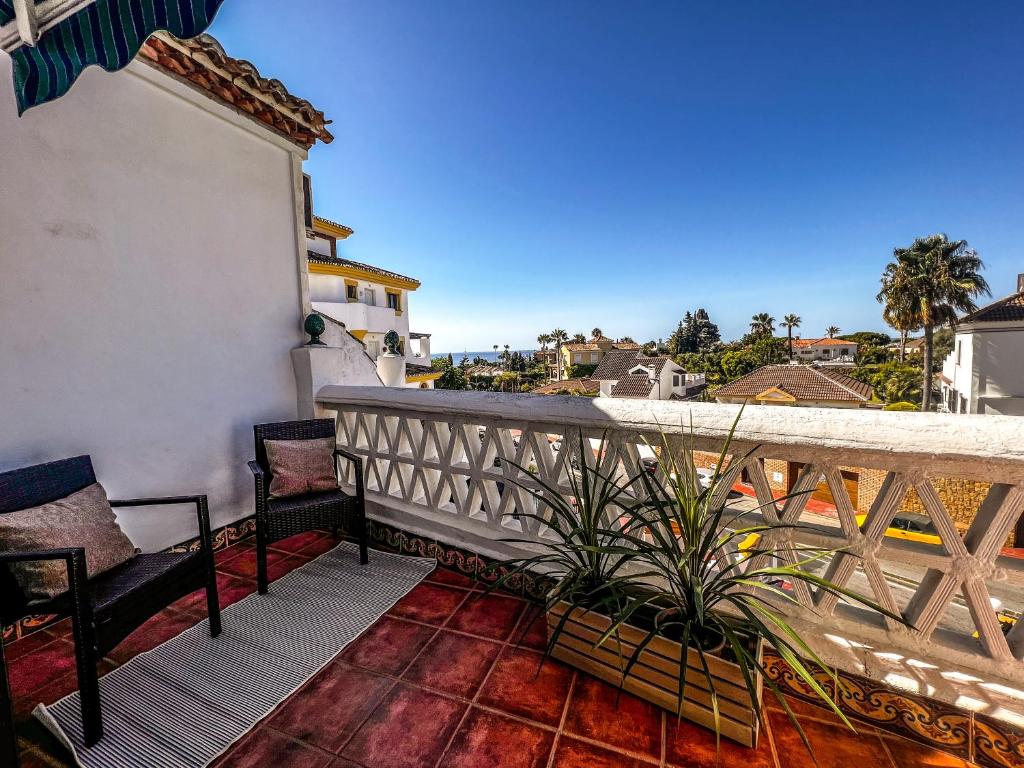 Balkón alebo terasa v ubytovaní Newly Remodeled Townhouse Beach Walking Distance