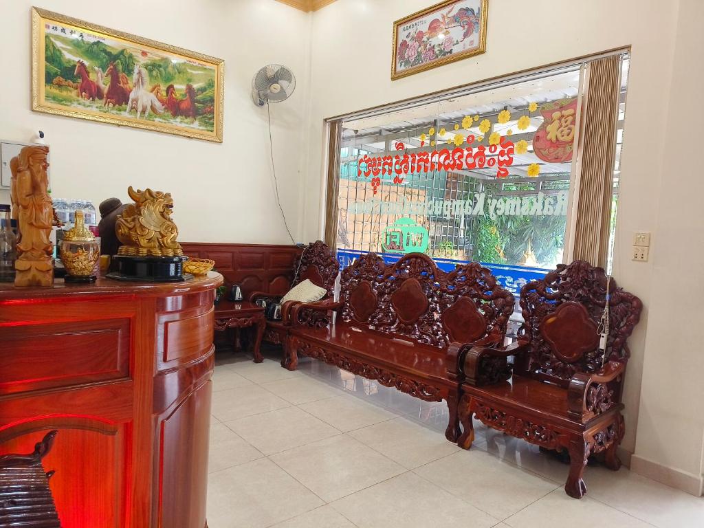 Posezení v ubytování Raksmey Kampuchea