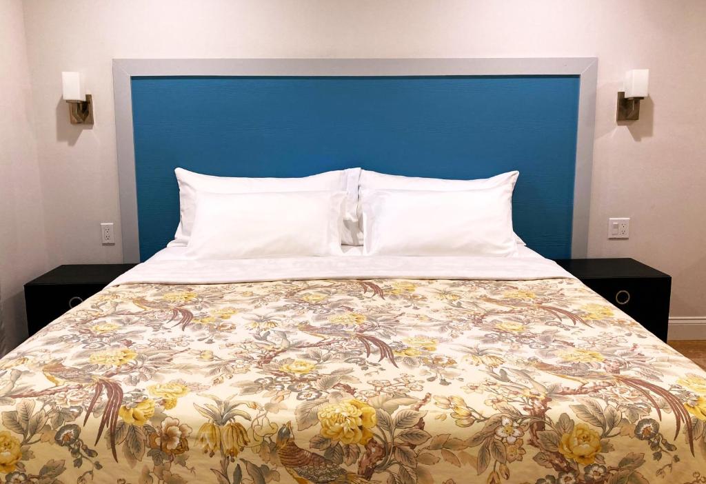 Ein Bett oder Betten in einem Zimmer der Unterkunft Retreat at Crystal Manatee