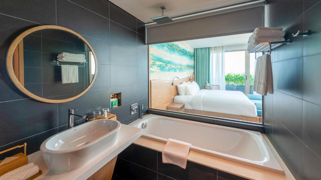 Junior Suite King or Twin bed