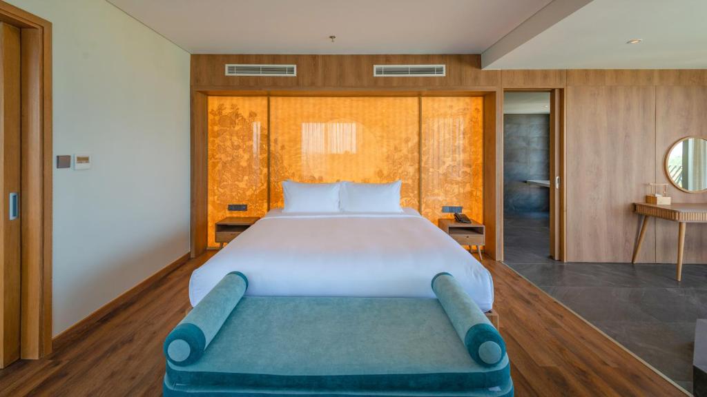 Family Suite with Daily Afternoon tea at VIP Lounge