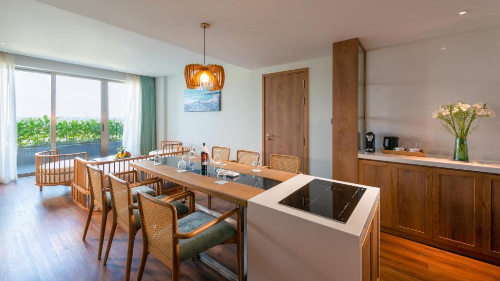 Executive Suite with Daily Afternoon tea at VIP Lounge