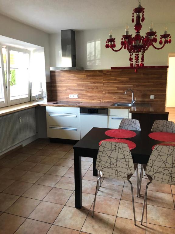 Kuchyň nebo kuchyňský kout v ubytování Ferienwohnung Eden