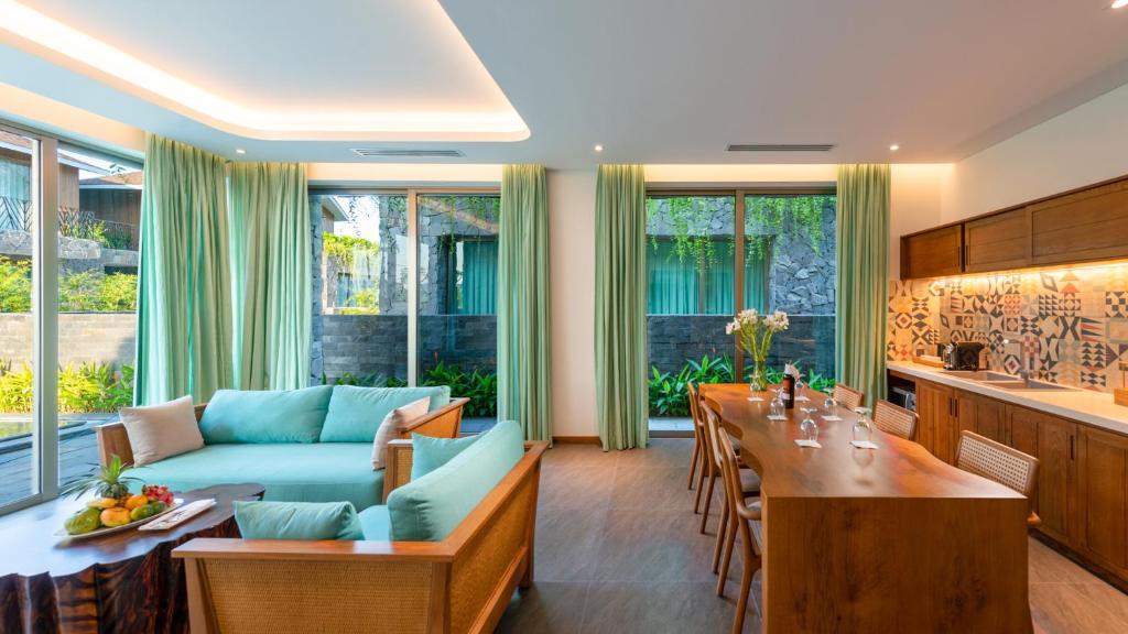Two-Bedroom Villa with Daily Afternoon tea at VIP Lounge