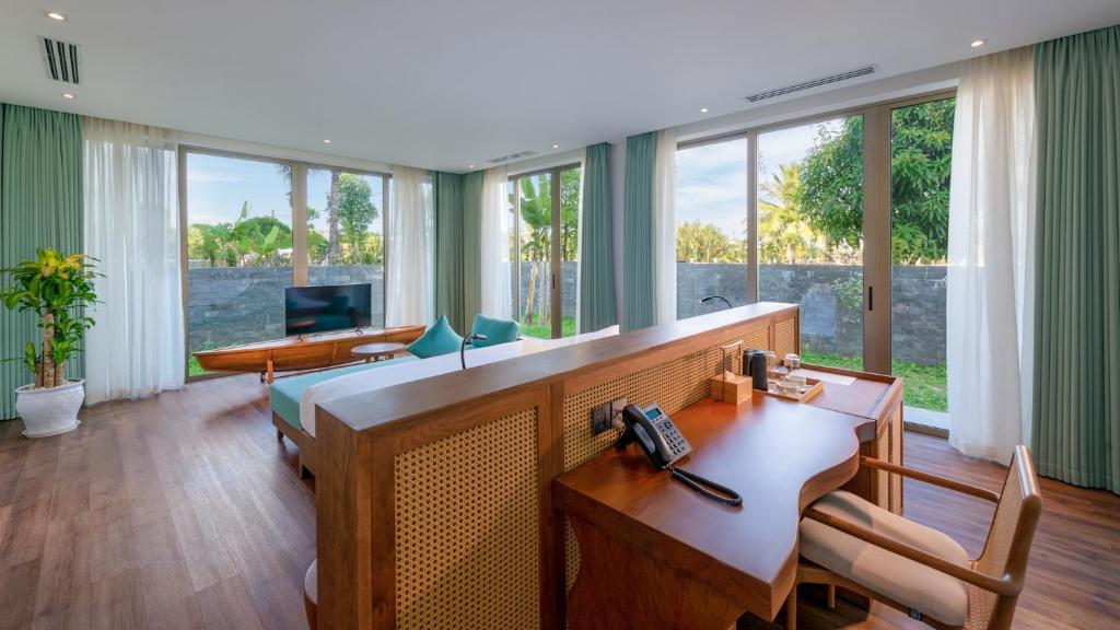 Three-Bedroom Villa with Daily Afternoon tea at VIP Lounge