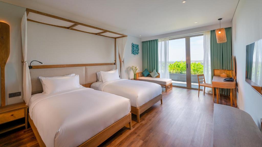 Family Suite with Daily Afternoon tea at VIP Lounge