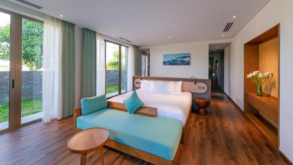 Three-Bedroom Villa with Daily Afternoon tea at VIP Lounge