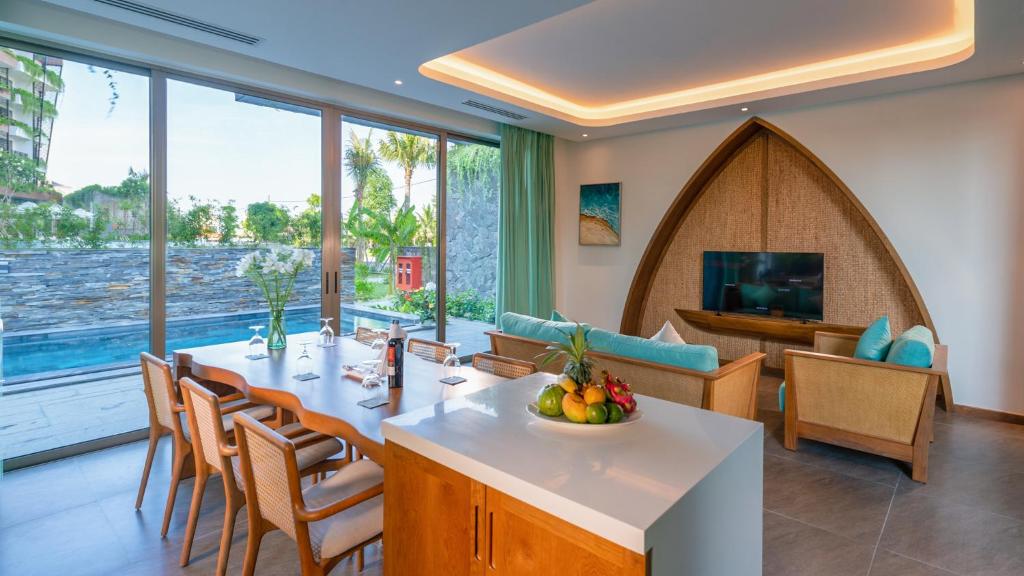 Three-Bedroom Villa with Daily Afternoon tea at VIP Lounge