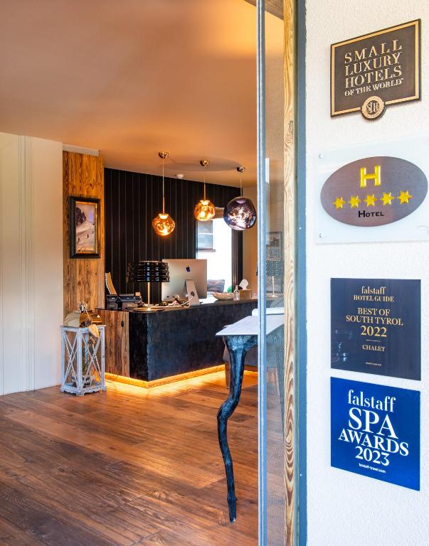 Certifikát, hodnocení, plakát nebo jiný dokument vystavený v ubytování Hotel Montchalet