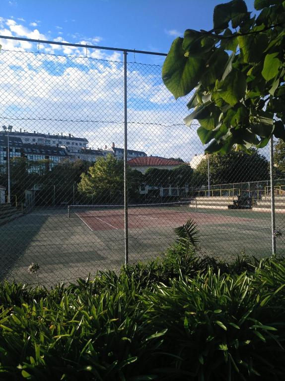 Tenis lub squash w obiekcie Estudio. Sada, A Coruña. lub w pobliżu