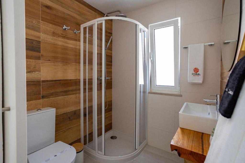 Koupelna v ubytování Coral Boutique Suites