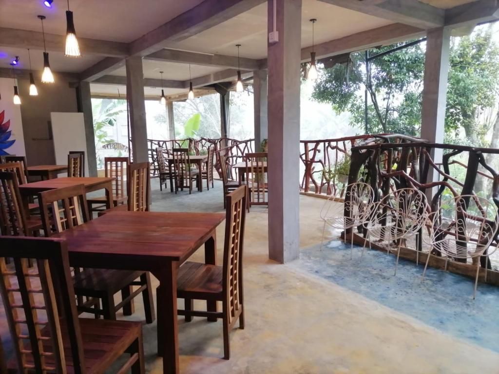 Restaurace v ubytování Kithaya Ella
