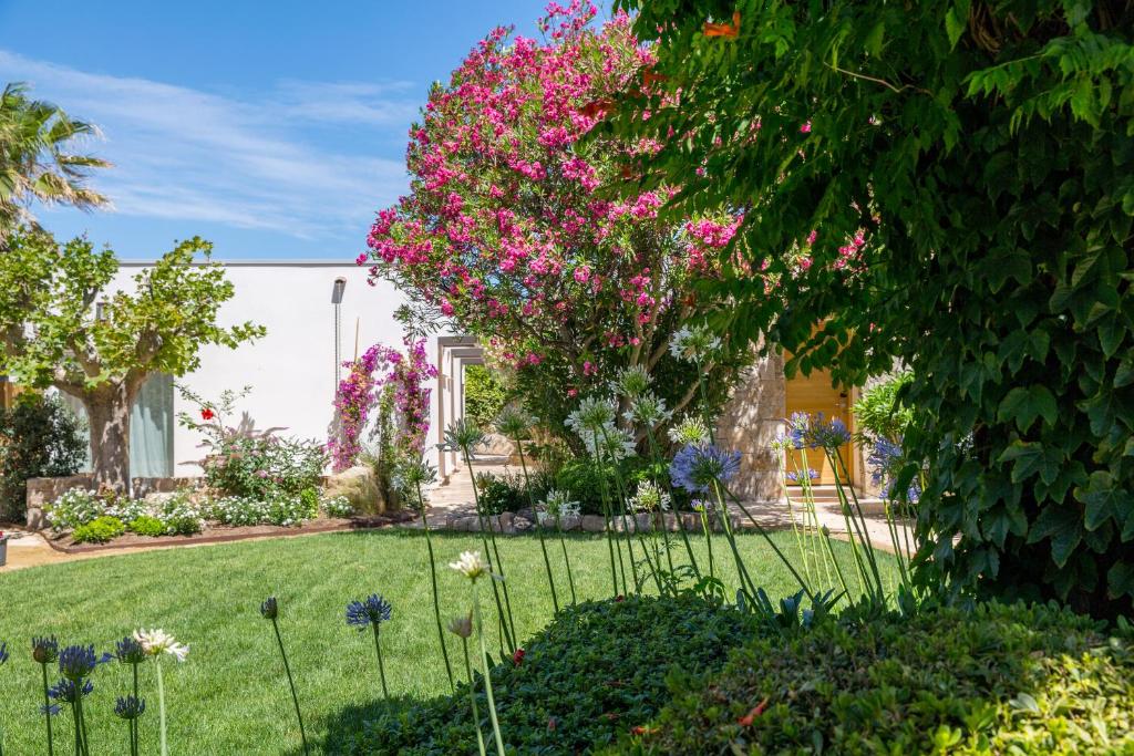 Zahrada ubytování Hôtel La Caravelle