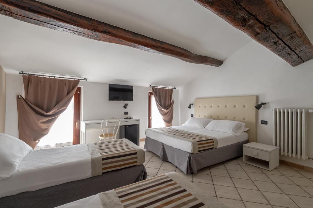 Hotel Mantegna Stazione - 四倍房间