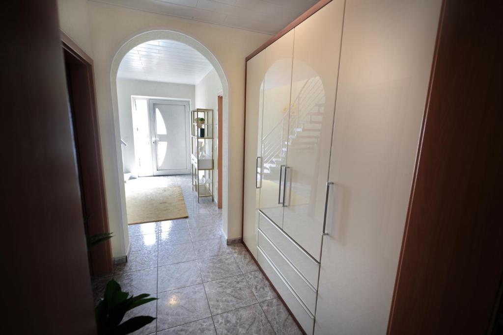 Fotografie z fotogalerie ubytování Goldhouse - Sauna, Whirlpool, Switch, Darts & mehr v destinaci Andernach