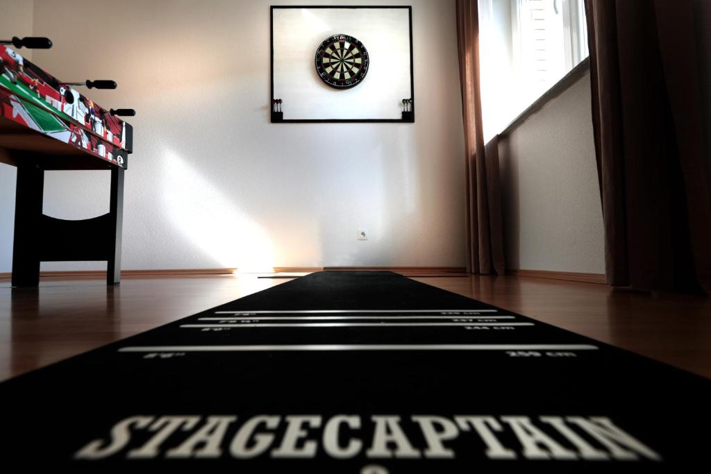 Fotografie z fotogalerie ubytování Goldhouse - Sauna, Whirlpool, Switch, Darts & mehr v destinaci Andernach