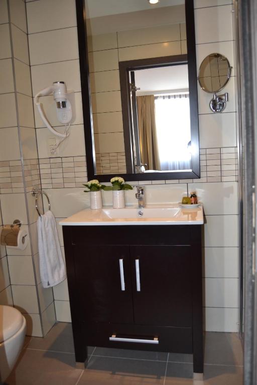 The Helmet Hotel - Resim 18