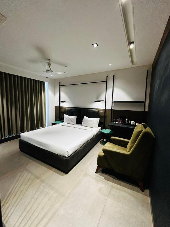 Postel nebo postele na pokoji v ubytování Ibiza Hotel