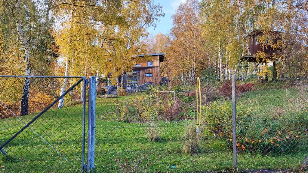 Zahrada ubytování Apartmán Bříza, výhled na zámek