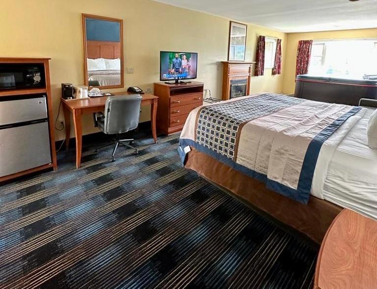 Swiss Chalets Village Inn photo