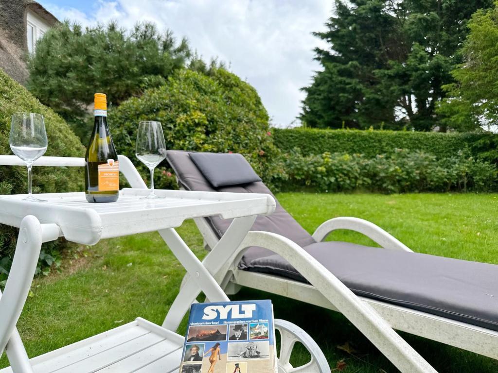 Zahrada ubytování Endreihenhaus in Keitum mit Badewanne und Grossem Garten