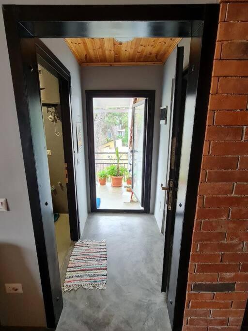 Penthohuse with two bedrooms, Located near beach - Image 9