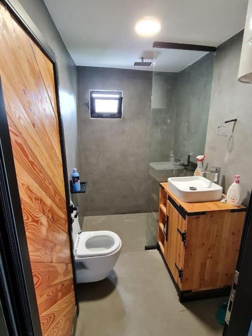 Penthohuse with two bedrooms, Located near beach - Image 3