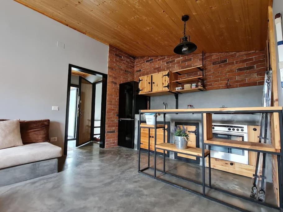 Penthohuse with two bedrooms, Located near beach - Image 8