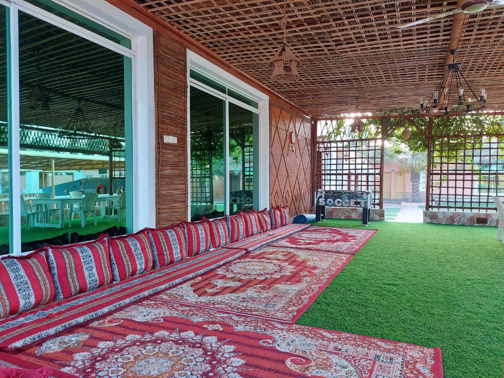 AlMazyona Chalet إستراحة المزيونه للتأجير - Housity