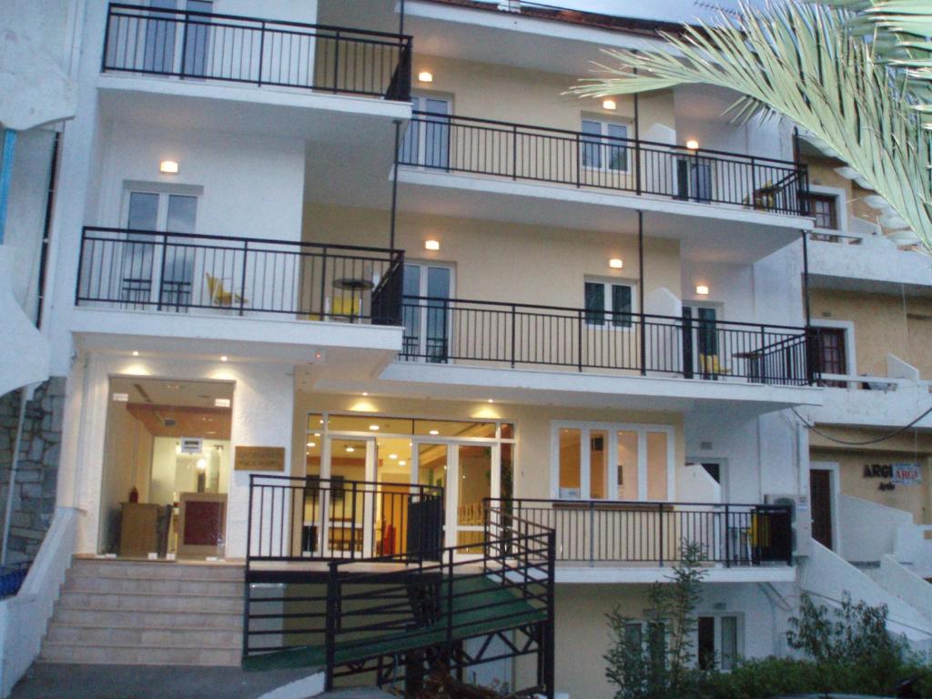 Gallery image of Haris Apartments in Hersonissos