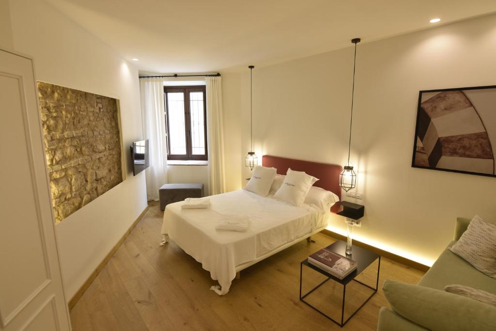 La Ermita Suites - Único Hotel Monumento de Córdoba - 1