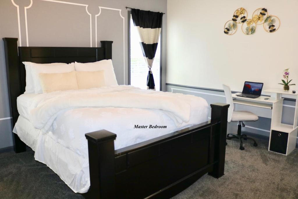 Tranquil Master Bedroom Near Fort Liberty(Bragg) - Housity