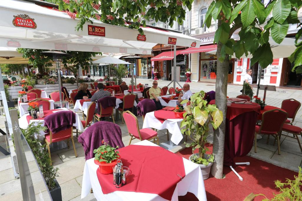 En restaurant eller et spisested på Hotel Palacky