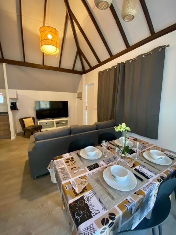 Vanakea Beach House et Villa, accès privé plage PK18 - photo 4 - Tahiti, Polynésie