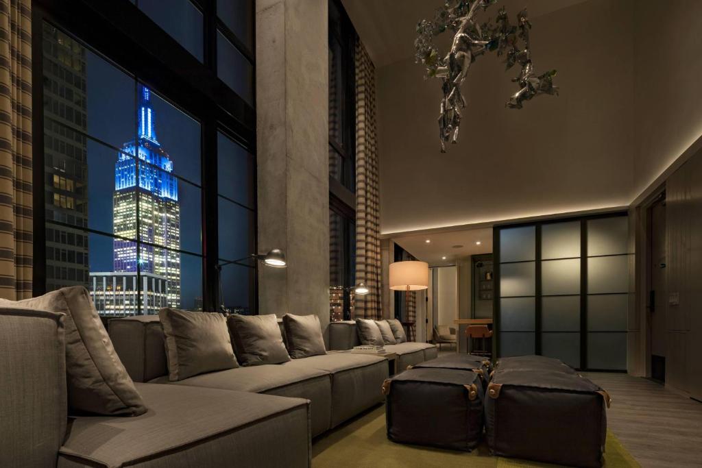 Posezení v ubytování Moxy NYC Chelsea