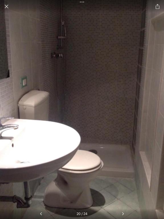 Backpackers House - Dreibettzimmer Mit Eigenem Bad