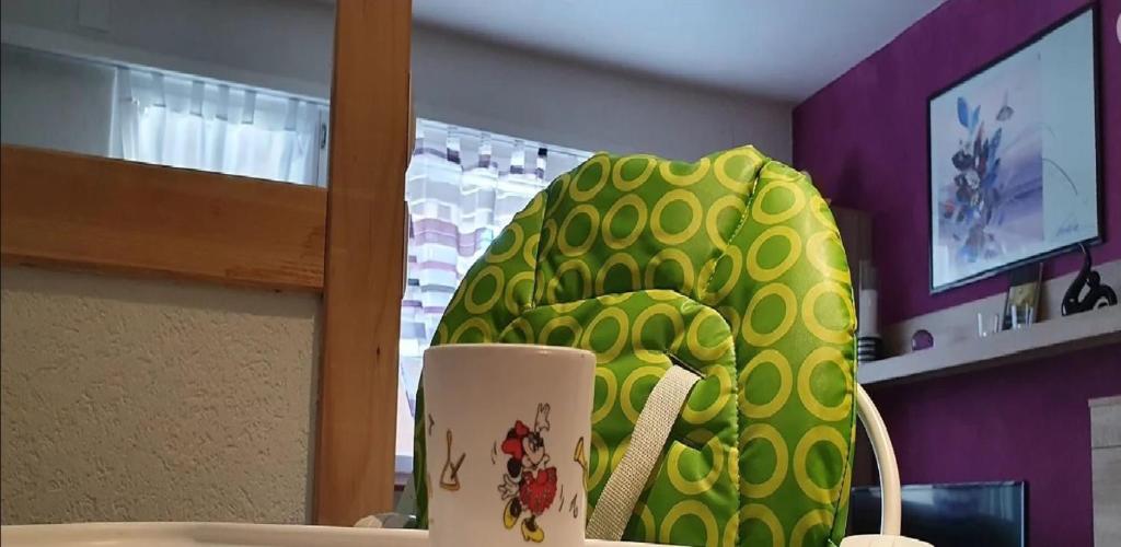 Televiisor ja/või meelelahutuskeskus majutusasutuses Silberblick Ferienwohnungen - aussergewöhnlich & familienfreundlich