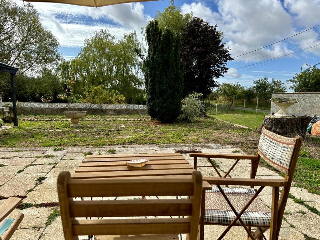 La maison des rosiers au bord du Loir - Studio With Garden View