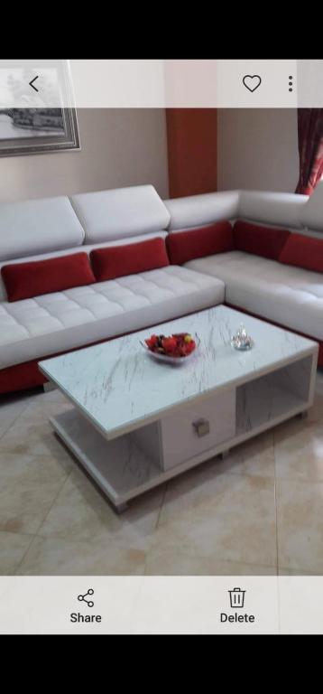 Klodiana Apartment - Image 9