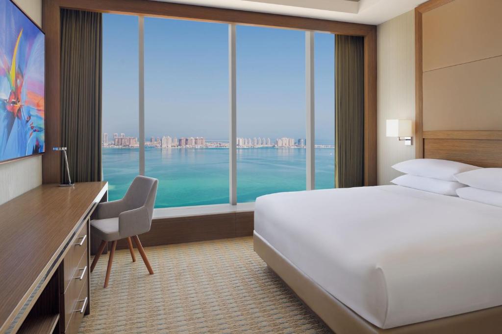 Postel nebo postele na pokoji v ubytování Delta Hotels by Marriott City Center Doha
