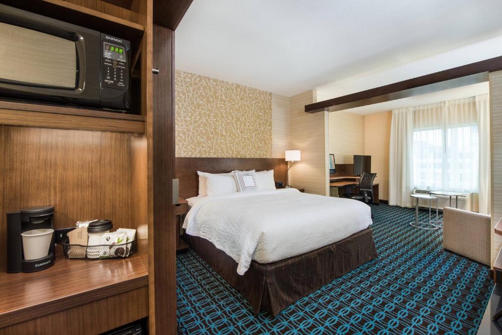 Fairfield Inn & Suites by Marriott Dayton - Suite King Ejecutiva Con Sofá Cama