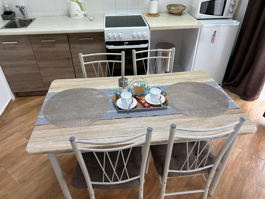Kuchyňa alebo kuchynka v ubytovaní Kondé Apartments B