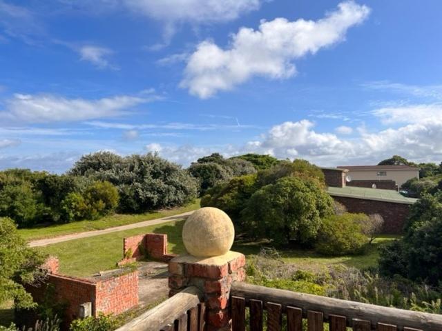 Suitetrails - Oyster Bay Guesthouse