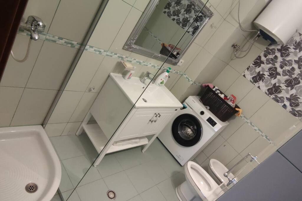 Appartamento con due camere da letto - Imazhi 3