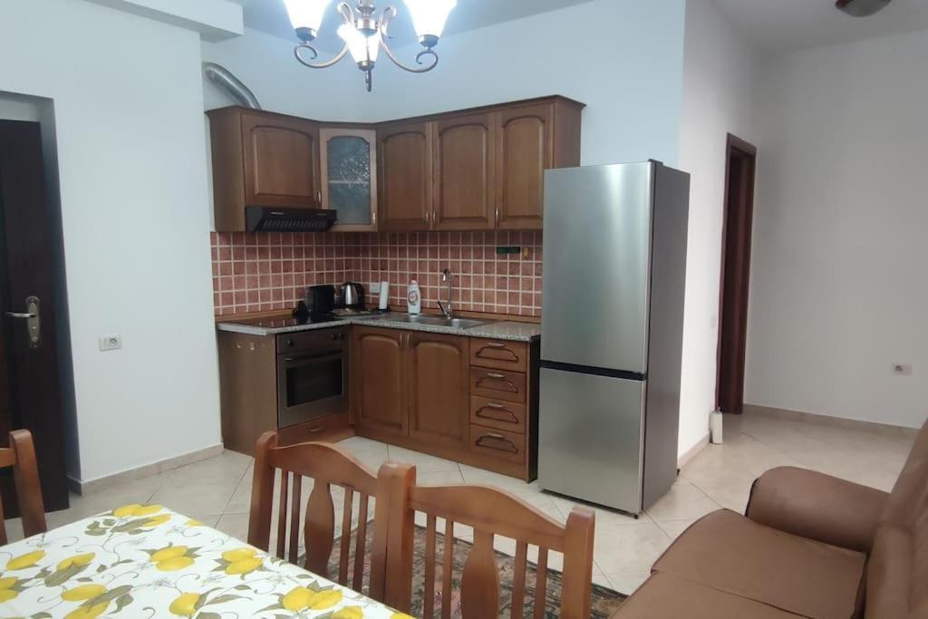 Appartamento con due camere da letto - Imazhi 4