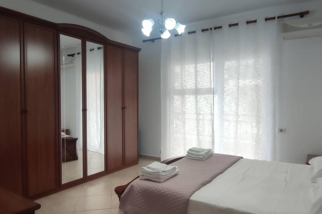 Appartamento con due camere da letto - Imazhi 9