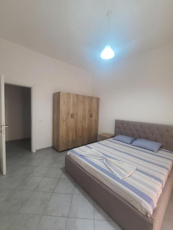 Apartment by the sea in Vlore - Image 2